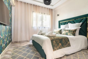 C-Appartement de luxe plein centre de gueliz avec piscine parking wifi netflix